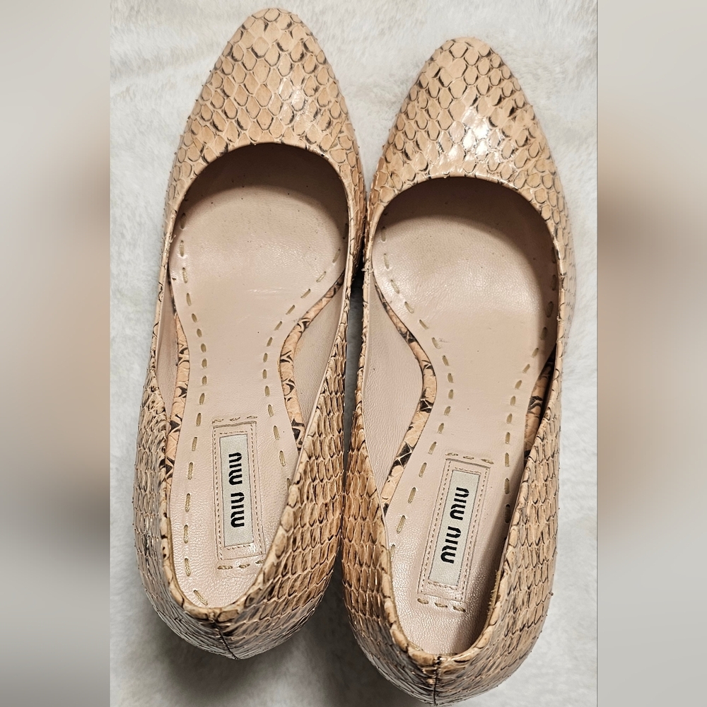 EUC AUTHENTIC MIU MIU  PYTHON HIGH-HEELED SHOES
